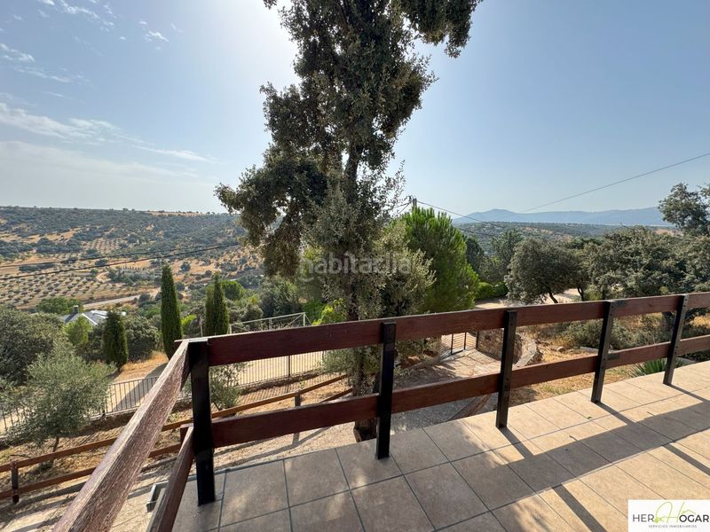 Foto b9ad1d22-3a3c-4e3b-b863-54cb76494457. Xalet amb aparcament a Navahermosa