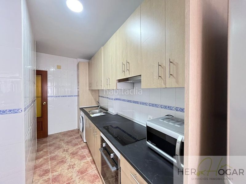 Foto 8b12adee-0d69-4dbd-bd59-b2adc7fdc579. Rent flat with heating in Bargas