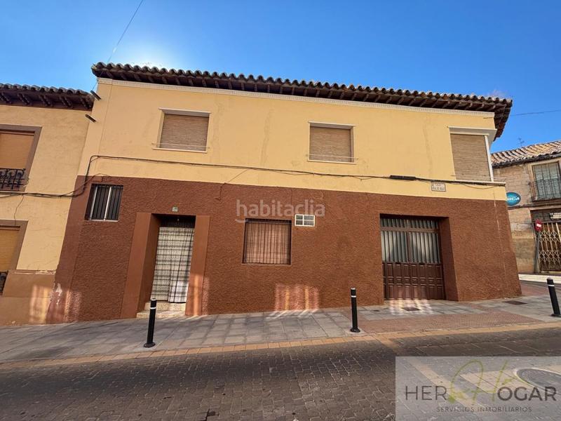 Foto b8a2bddd-2009-4f24-8103-9c1634b2a7e8. Casa amb aparcament a Yébenes (Los)