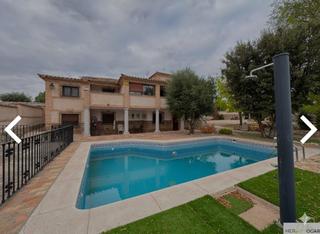 Chalet à Cobisa. Chalet en venta en cobisa 1, 5 dormitorios.