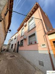 Casa a Navahermosa. Casa en venta en navahermosa, 4 dormitorios.