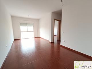 Rent Flat in Polán. Piso en alquiler en polan, 3 dormitorios.
