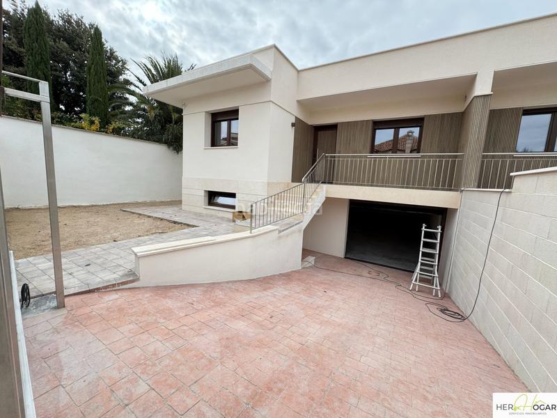 Foto ea0a3e46-6782-4b14-84bd-94147e3cb409. Miete chalet mit heizung parking in Cobisa