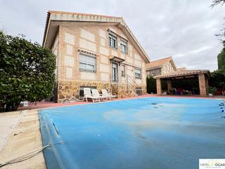 Chalet à Cobisa. Chalet en venta en cobisa 1, 6 dormitorios.