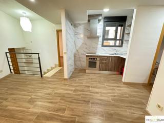 Miete Etagenwohnung in Casco Histórico. Piso en alquiler en casco, 2 dormitorios.