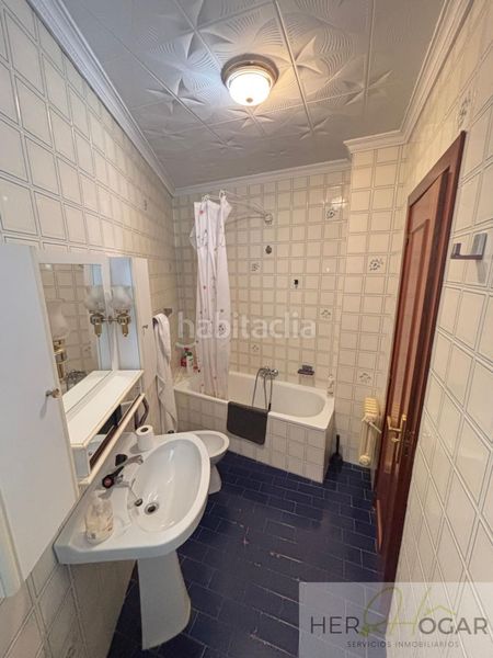 Foto a0760569-9f03-4e57-95a0-759767c35e79. Casa amb calefacció aparcament a Navahermosa