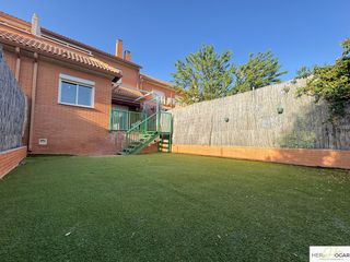 Lloguer Xalet a Buenavista-Valparaíso-La Legua. Chalet en alquiler en urbanizaciones, 5 dormitorios.