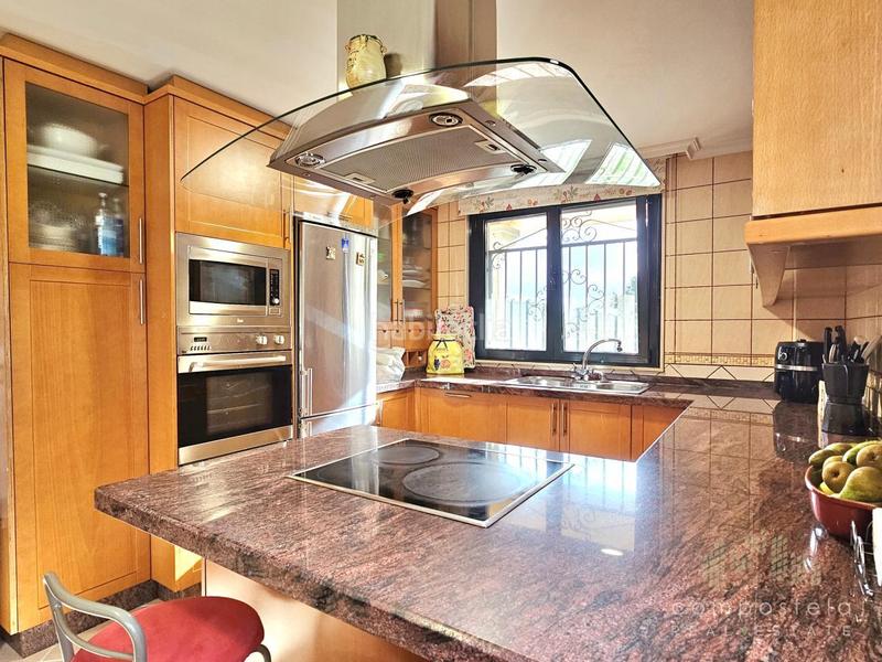 Foto 2c26604c-7f45-40a7-b388-30cef1379aea. Casa bifamiliare con riscaldamento parcheggio piscina in Santiago de Compostela