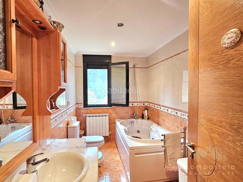 Foto 96a6e579-a443-40b4-b39d-fc416f141da9. Casa bifamiliare con riscaldamento parcheggio piscina in Santiago de Compostela