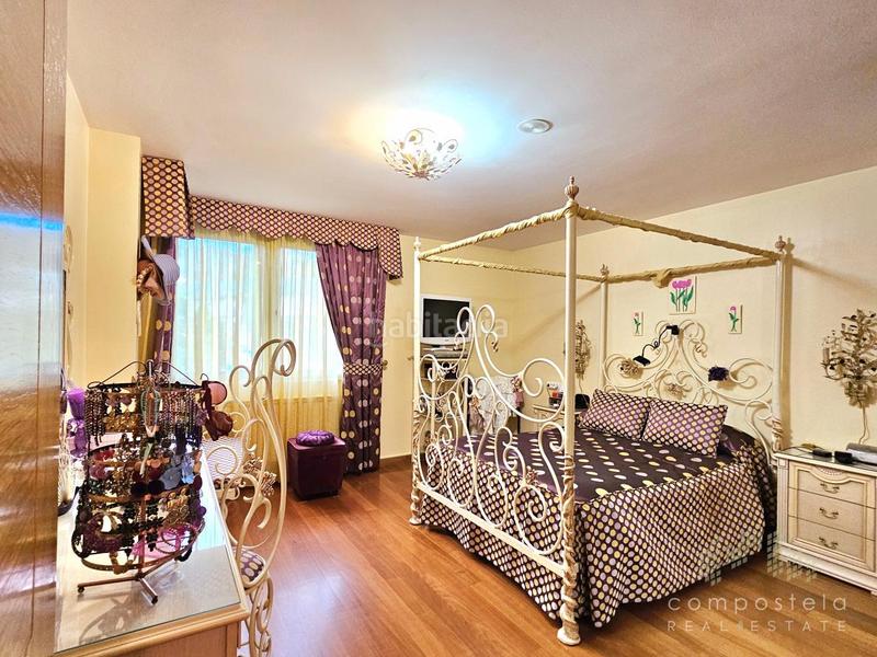 Foto 4543021f-65c8-4510-8956-96567585038d. Casa pareada en Parroquias de Santiago Santiago de Compostela