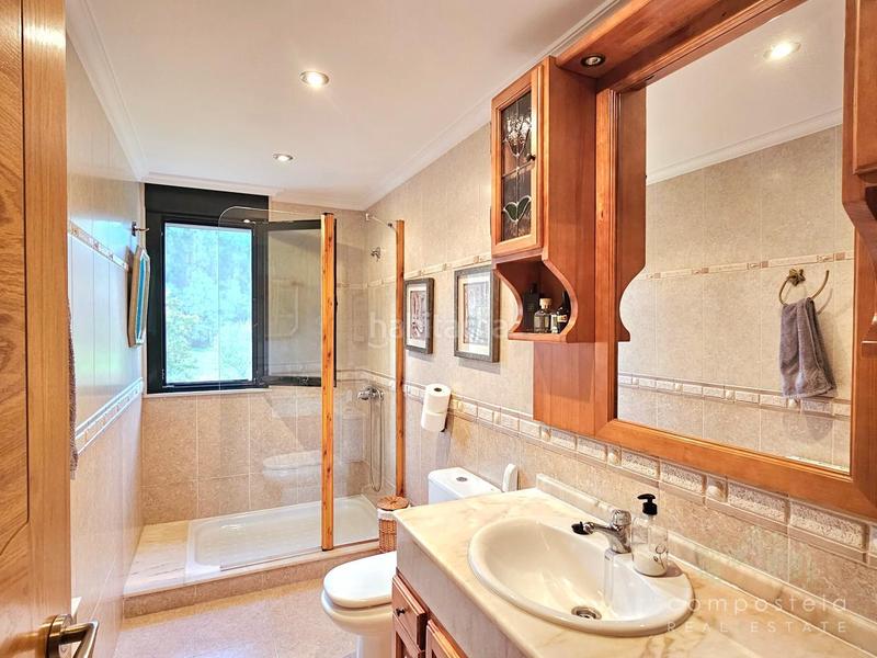 Foto b6a80761-1e90-4222-ae67-8868601210db. Casa pareada en Parroquias de Santiago Santiago de Compostela