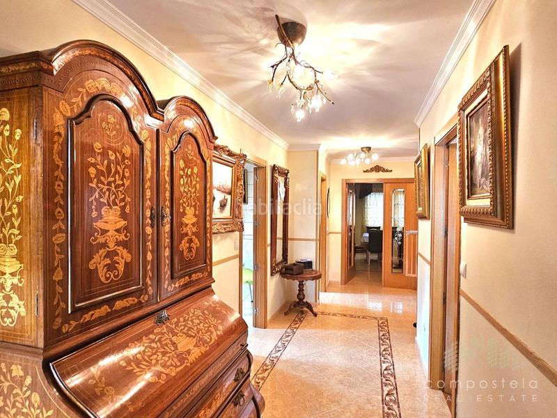 Foto d879c434-e4da-4a81-aec5-7c806ef68e0f. Casa pareada en Parroquias de Santiago Santiago de Compostela