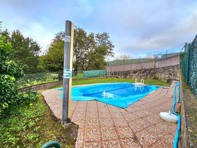 Foto e3c9ecda-ca4e-4744-b905-b4c1a7497ba4. Casa pareada en Parroquias de Santiago Santiago de Compostela