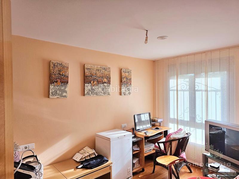 Foto 9eff0549-a6d1-42a4-a303-b3876583760c. Doppelhaus mit heizung parking pool in Parroquias de Santiago Santiago de Compostela