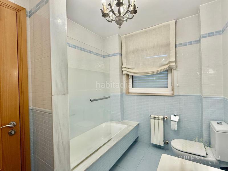 Foto a0c6af58-1cd2-402a-97f5-d3a7c57b2cda. Chalet con riscaldamento parcheggio piscina in Parroquias de Santiago Santiago de Compostela