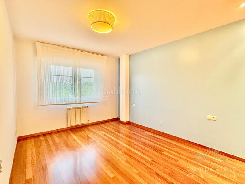 Foto abb6cf13-4a94-4fc3-b9dc-6c6628ca5d23. Chalet con riscaldamento parcheggio piscina in Parroquias de Santiago Santiago de Compostela