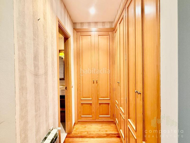 Foto b0a73cc5-a53d-457b-8960-fe84d4cabf47. Chalet con riscaldamento parcheggio piscina in Parroquias de Santiago Santiago de Compostela