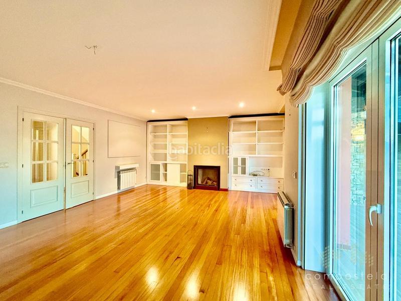 Foto b10e48be-6860-430c-b4c5-f1651815950a. Chalet con riscaldamento parcheggio piscina in Parroquias de Santiago Santiago de Compostela