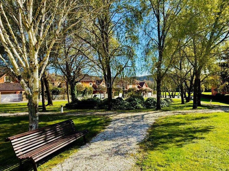 Foto 001d22fd-2819-4832-a7f9-858971d74b0b. Xalet amb calefacció aparcament piscina a Parroquias de Santiago Santiago de Compostela