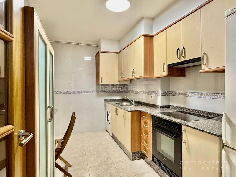 Foto d3be6797-2d0b-41c9-85fa-4d2e63a691ef. Lloguer pis amb calefacció aparcament a O Milladoiro Ames