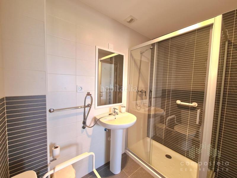 Foto 872a1e0b-24e4-4dc6-b16f-917459f12474. Penthouse with heating parking in O Milladoiro Ames