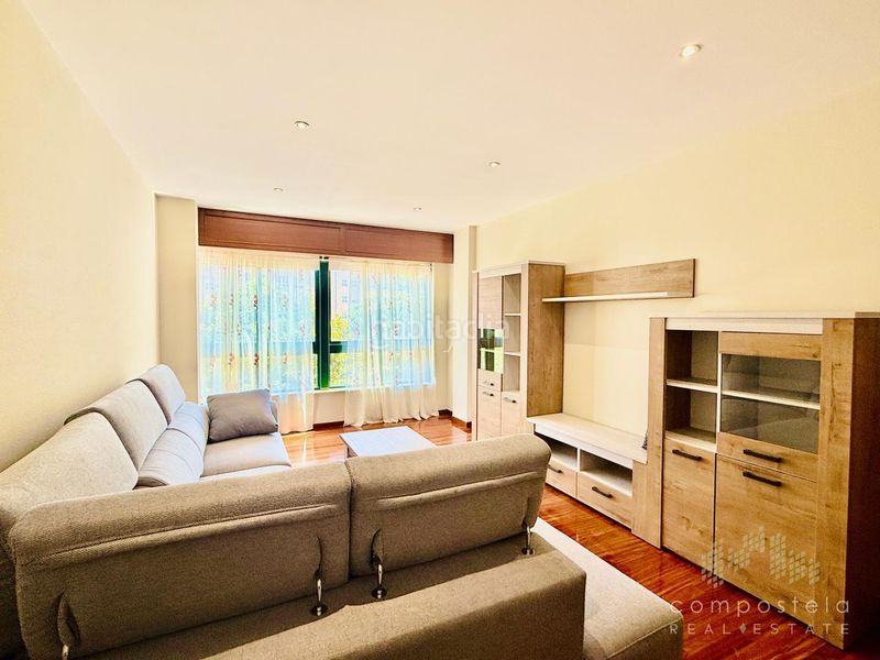 Foto 6f4e6cbe-ff0d-40e9-96ca-c450745e2137. Rent flat with heating parking in O Milladoiro Ames