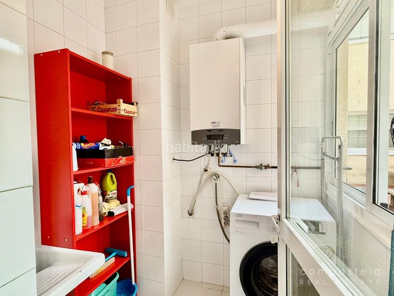 Foto c6939abf-54db-4ac4-8548-7d33b9ff8894. Rent flat with heating parking in O Milladoiro Ames