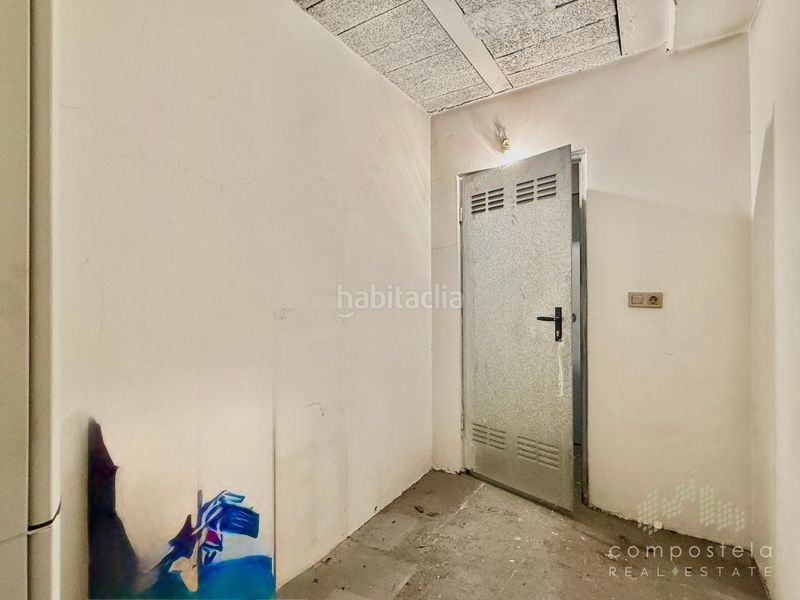 Foto daf8b7fc-b342-4bd6-86a9-baa181411aab. Rent flat with heating parking in O Milladoiro Ames