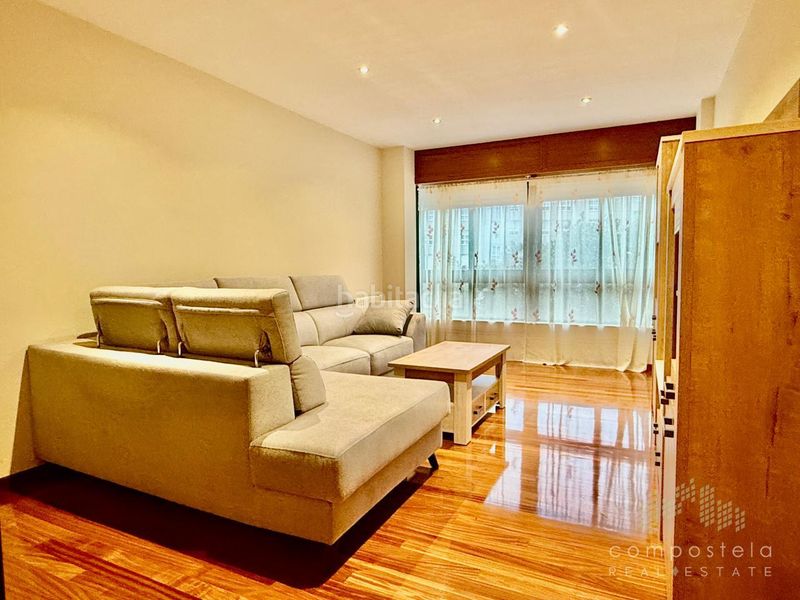 Foto fa2a8814-d8b1-4502-a962-261b049184c5. Rent flat with heating parking in O Milladoiro Ames