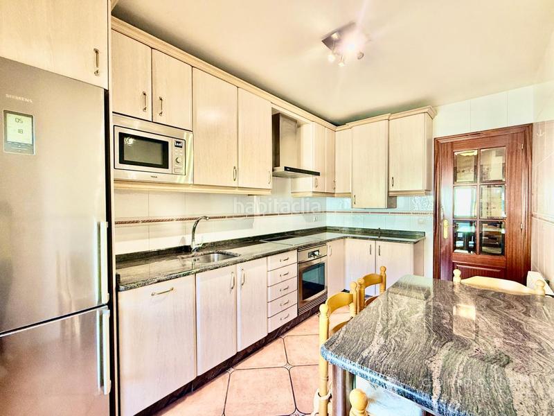 Foto 5b823b5b-4e41-4285-9dd6-557f49a85954. Duplex con riscaldamento parcheggio in O Milladoiro Ames