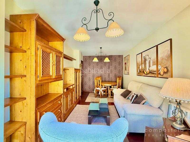 Foto 6f5e9aa9-2d15-4488-a82c-85fae36ad0be. Duplex con riscaldamento parcheggio in O Milladoiro Ames