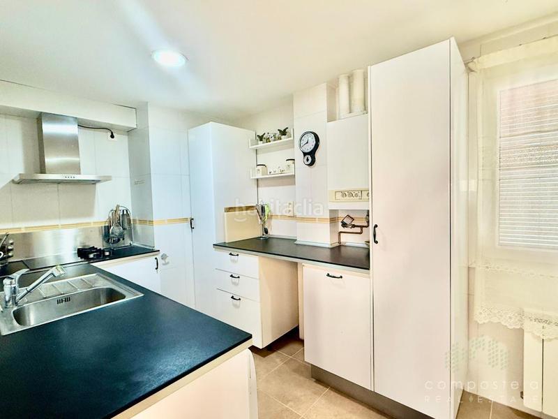 Foto cb85edb2-1705-4cdd-9d61-13c485e7b11c. Rent penthouse with heating parking in O Milladoiro Ames