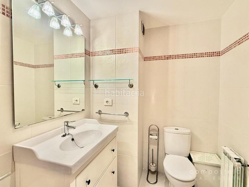 Foto f9bc5725-77f4-4492-abd4-1791a4a8f4da. Rent penthouse with heating parking in O Milladoiro Ames