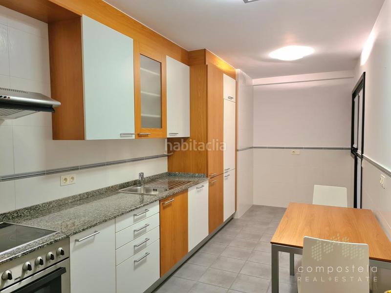 Foto 863fe019-a98e-4655-bd6e-5a03ba47c1a2. Alquiler piso en O Milladoiro Ames