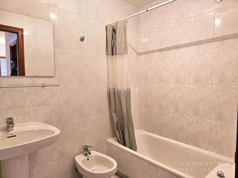 Foto b9e93d6b-8e8c-4cda-8e2b-8249eb1af46e. Lloguer pis amb calefacció aparcament a O Milladoiro Ames