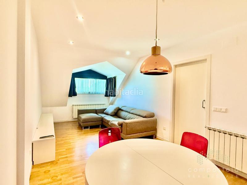 Foto 543189c9-b18e-4c17-aa98-3493f2a59875. Location attique avec chauffage parking dans O Milladoiro Ames