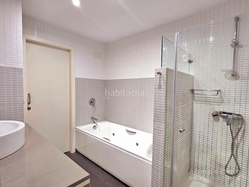 Foto 6018c318-0d16-4590-ad98-9cf9e6c0cc4a. Location attique avec chauffage parking dans O Milladoiro Ames