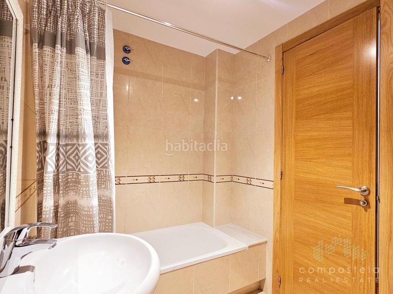 Foto e707b31f-10cc-4ff1-b65a-5428c9374827. Alquiler piso en O Milladoiro Ames