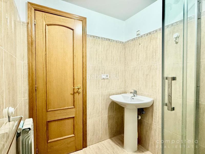 Foto e0839a42-9313-46f4-b702-6adf1c445010. Miete etagenwohnung mit heizung parking in O Milladoiro Ames