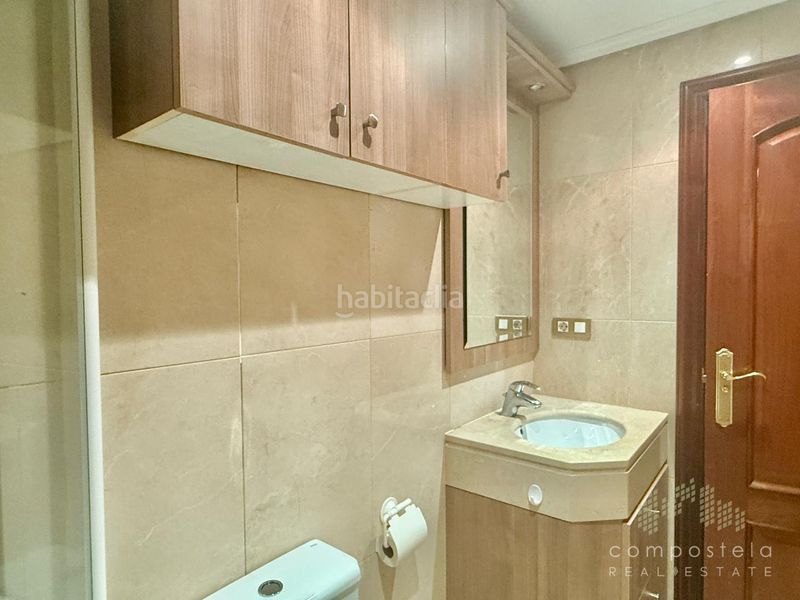 Foto a4bb0f5f-fd1f-4eca-bd00-7d9211eea146. Rent flat with heating parking in O Milladoiro Ames