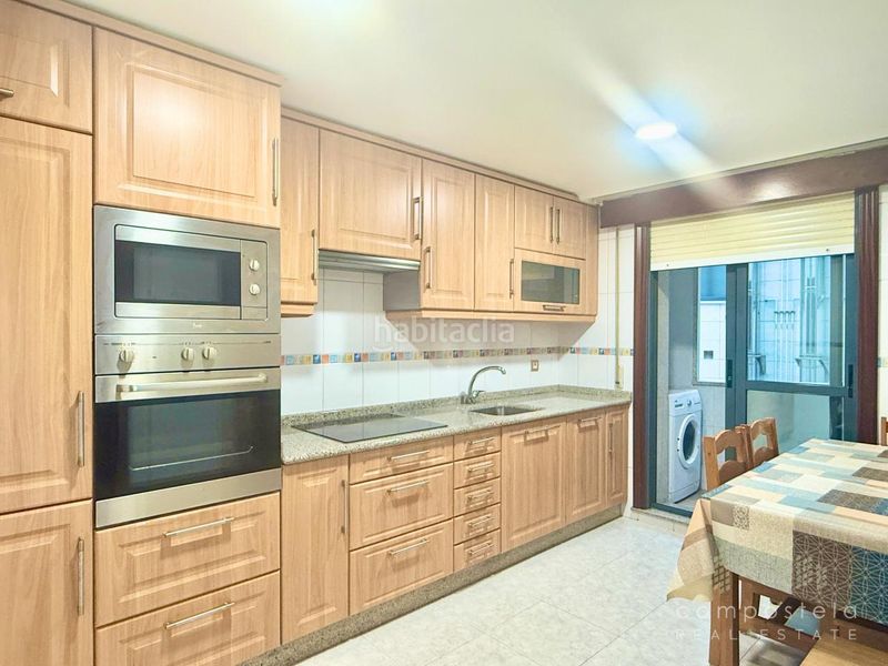 Foto bdb384b7-b40f-48ac-a034-dfbc3229fb2a. Rent flat with heating parking in O Milladoiro Ames
