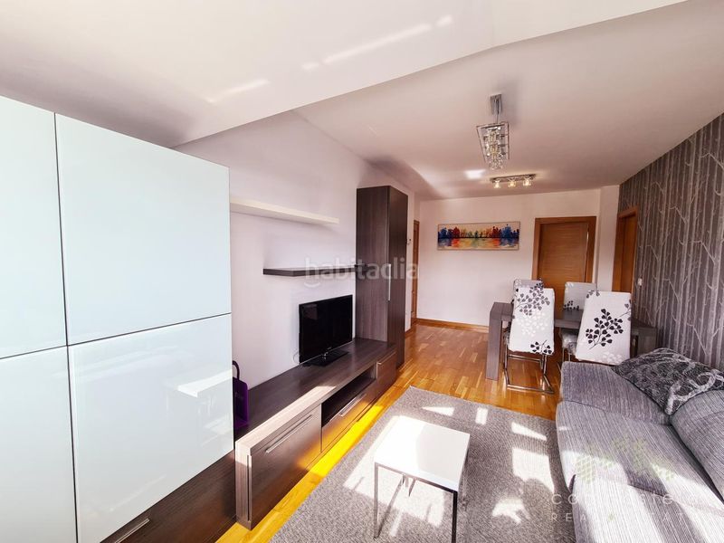 Foto 4c870577-c440-4e90-8805-6bdc21e561df. Rent flat with heating parking in O Milladoiro Ames