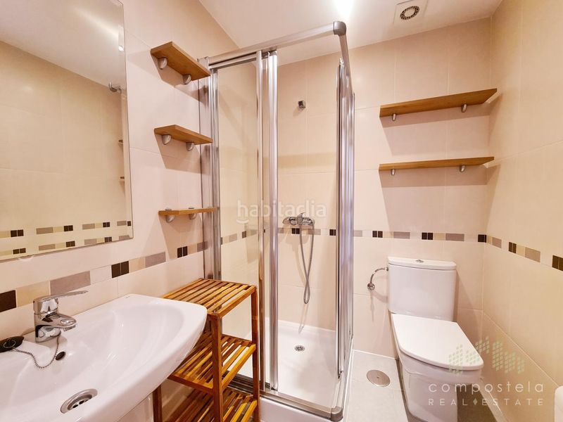 Foto 4f5dbe66-2a1c-4a9b-ad07-9e5ecbd307b5. Rent flat with heating parking in O Milladoiro Ames