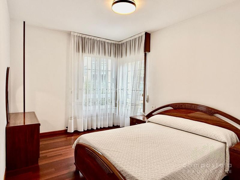 Foto 06bbb80a-1f43-4376-b709-ca07f3fa6dde. Rent flat with heating parking in O Milladoiro Ames