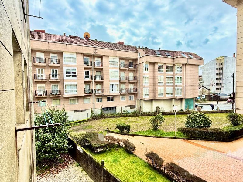 Foto 44c65a1a-3399-404a-8bb6-1340d08a1fd8. Rent flat with heating parking in O Milladoiro Ames