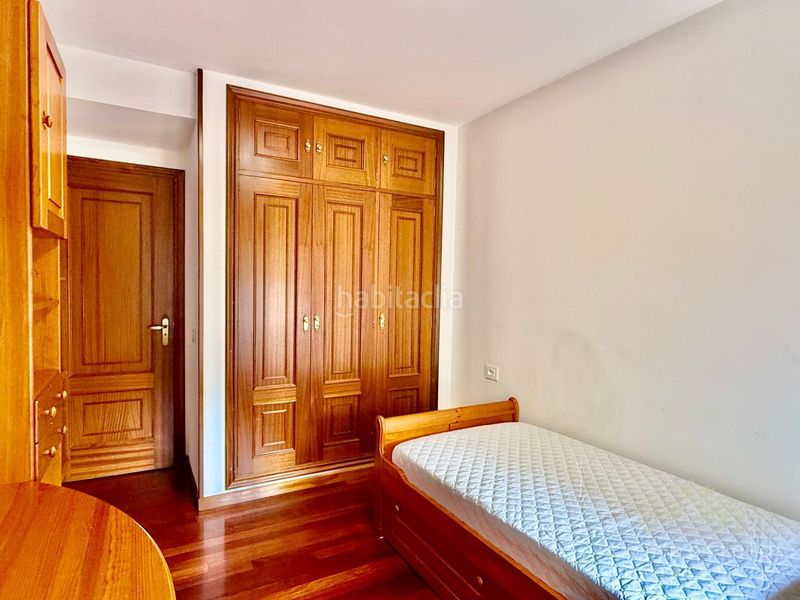 Foto 4f860c97-ef69-4d37-9890-08cd7e088775. Rent flat with heating parking in O Milladoiro Ames