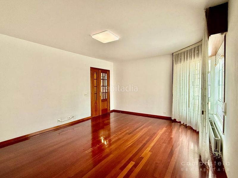 Foto 54427118-d7d1-4079-9158-90d2891a099d. Rent flat with heating parking in O Milladoiro Ames