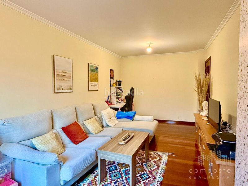 Foto 780a4302-f7d9-4f2a-938a-cb2ad015f67b. Flat with heating parking in O Milladoiro Ames