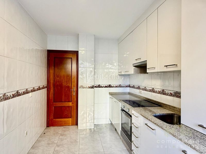 Foto 3231bd31-6871-4633-bdd2-840c9f922877. Flat with heating parking in O Milladoiro Ames