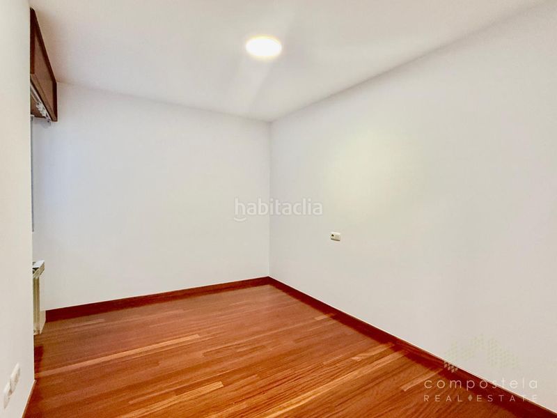 Foto 3fb368c1-d8d4-428b-bd63-1de9f5fc6d45. Flat with heating parking in O Milladoiro Ames